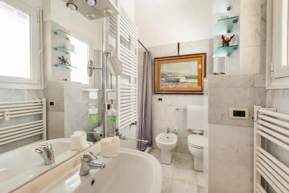 Glassy Apartment Milaan